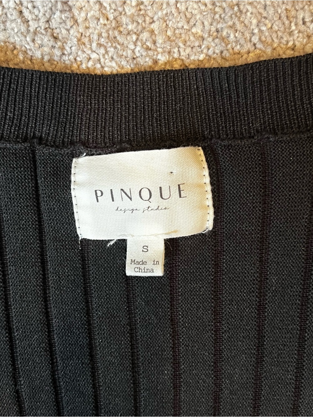 Pinque Black Ribbed V-Neck Button-Front Cardigan - Small - Picture 2 of 8